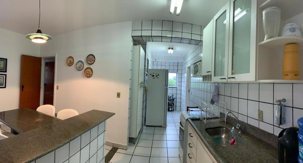Apartamento Pe Na Areia E Aguas Tranquilas No Centro De غواراباري المظهر الخارجي الصورة